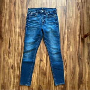 Gap true skinny jeans 26/2 short medium wash